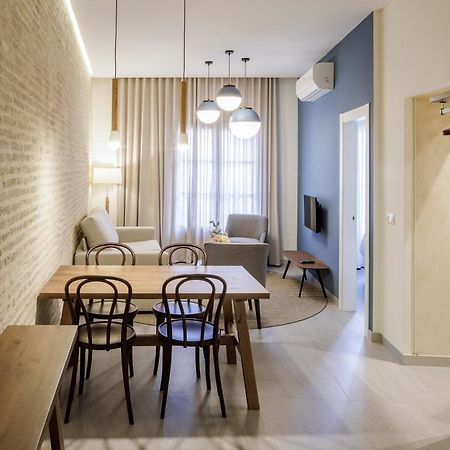 Terra Triana Apartments Sevilla Bagian luar foto